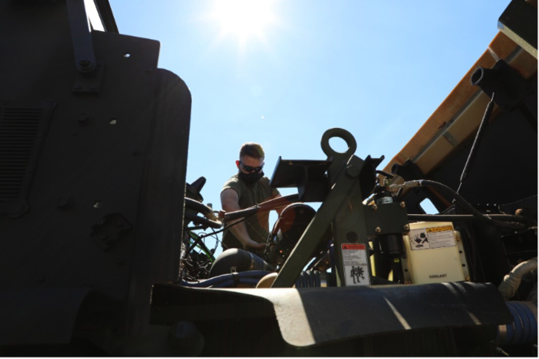 LOGCOM PROVIDES INNOVATIVE TRAINING OPPORTUNITY TO 2ND MARINE LOGISTICS GROUP FOR MARITIME PREPOSITIONING EXERCISE, 5 MAR 2021