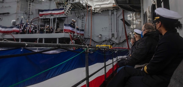 Capt. Corey Keniston delivers remarks aboard the guided-missile cruiser USS Gettysburg (CG 64) during a change of command ceremony.