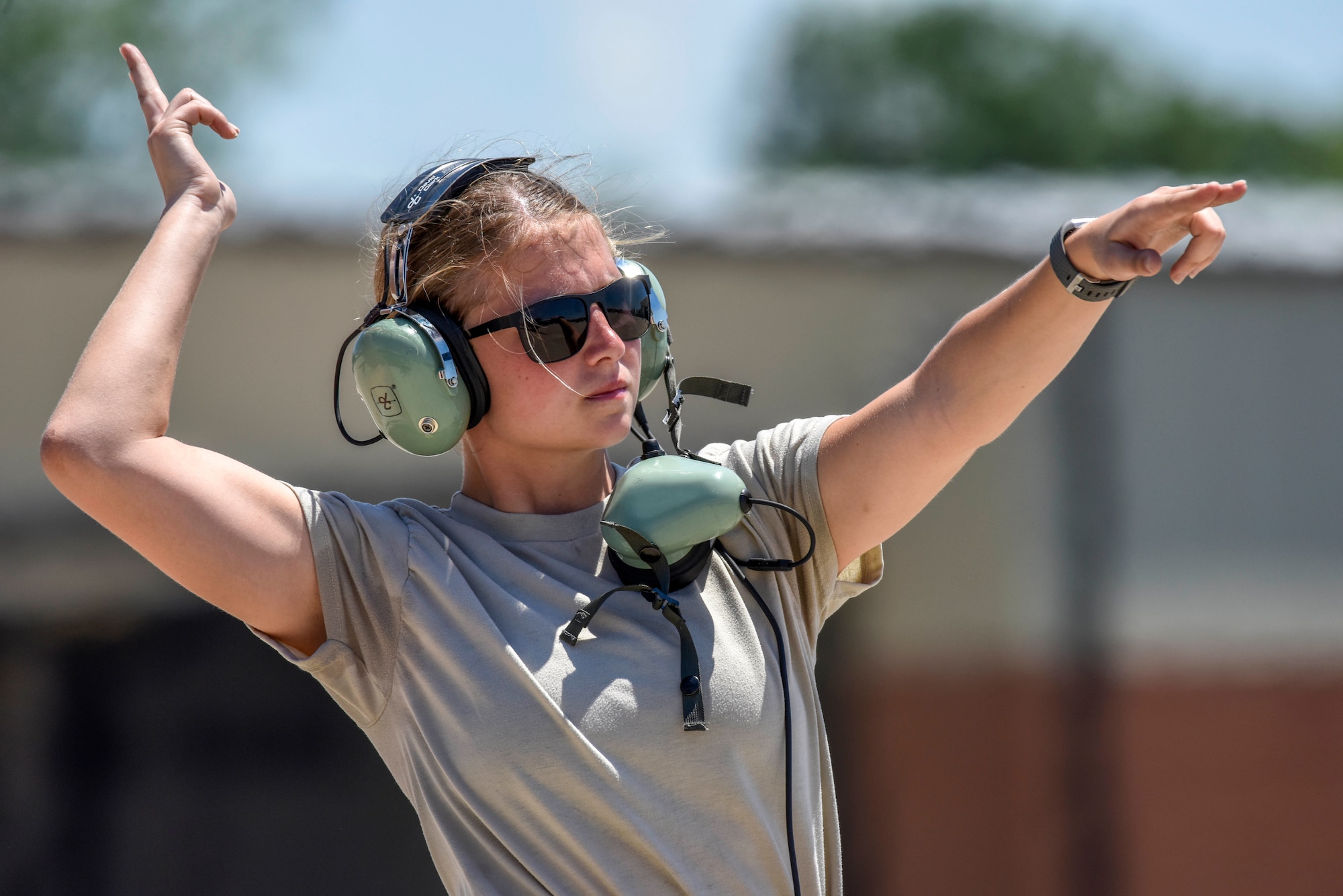 U.S. Air Force Senior Airman Catherine Moses, a crew chief assigned to the Ohio National Guard’s 180th Fighter Wing, launches an F-16 Fighting Falcon, assigned to the 180FW, for a training flight at the 180FW in Swanton, Ohio, June 30, 2020.