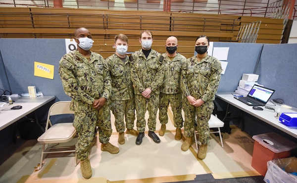 MCPON Smith visits Sailors supporting Community Vaccination Center at York College in Jamaica, Queens, NY.