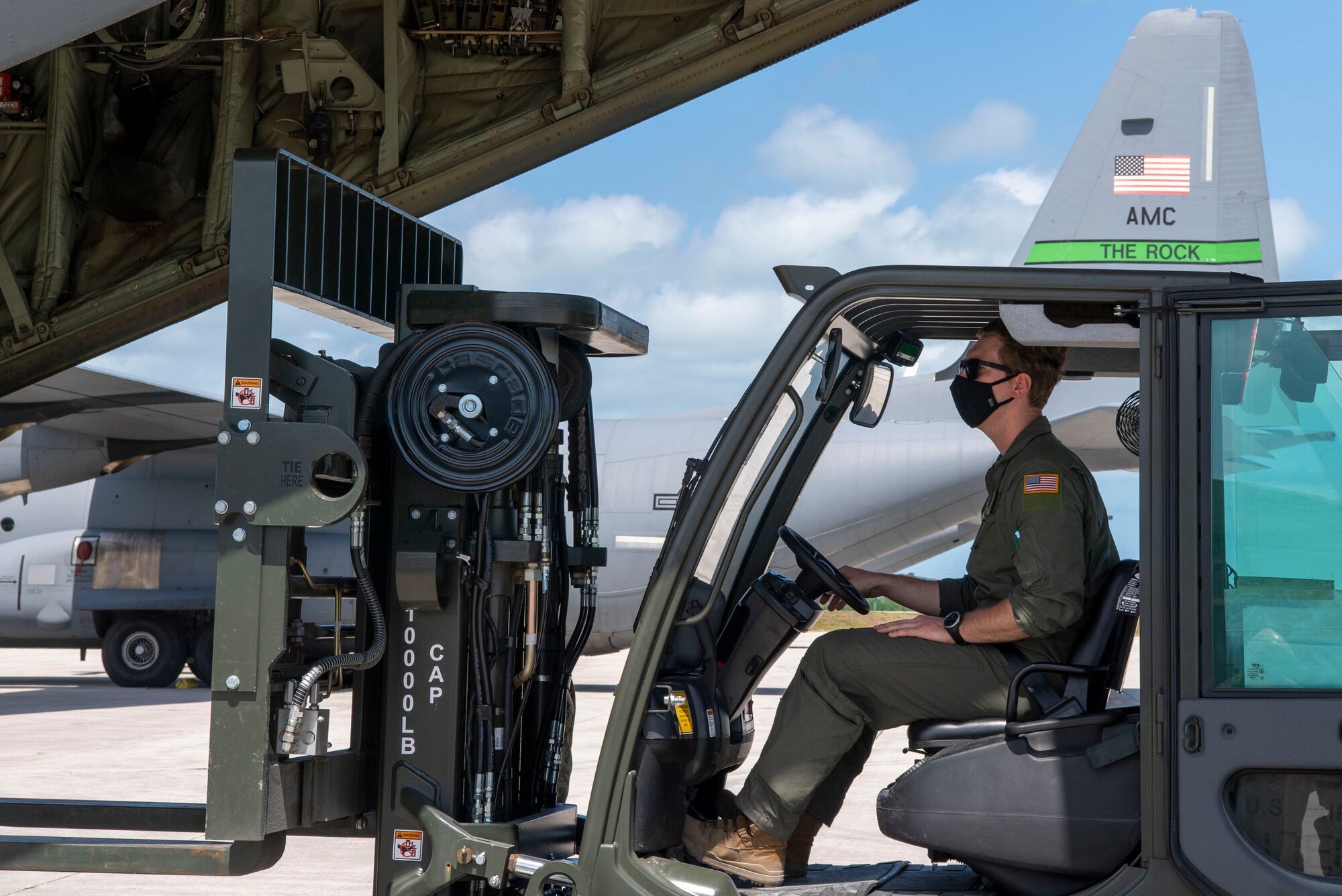 Airmen receives hands on training