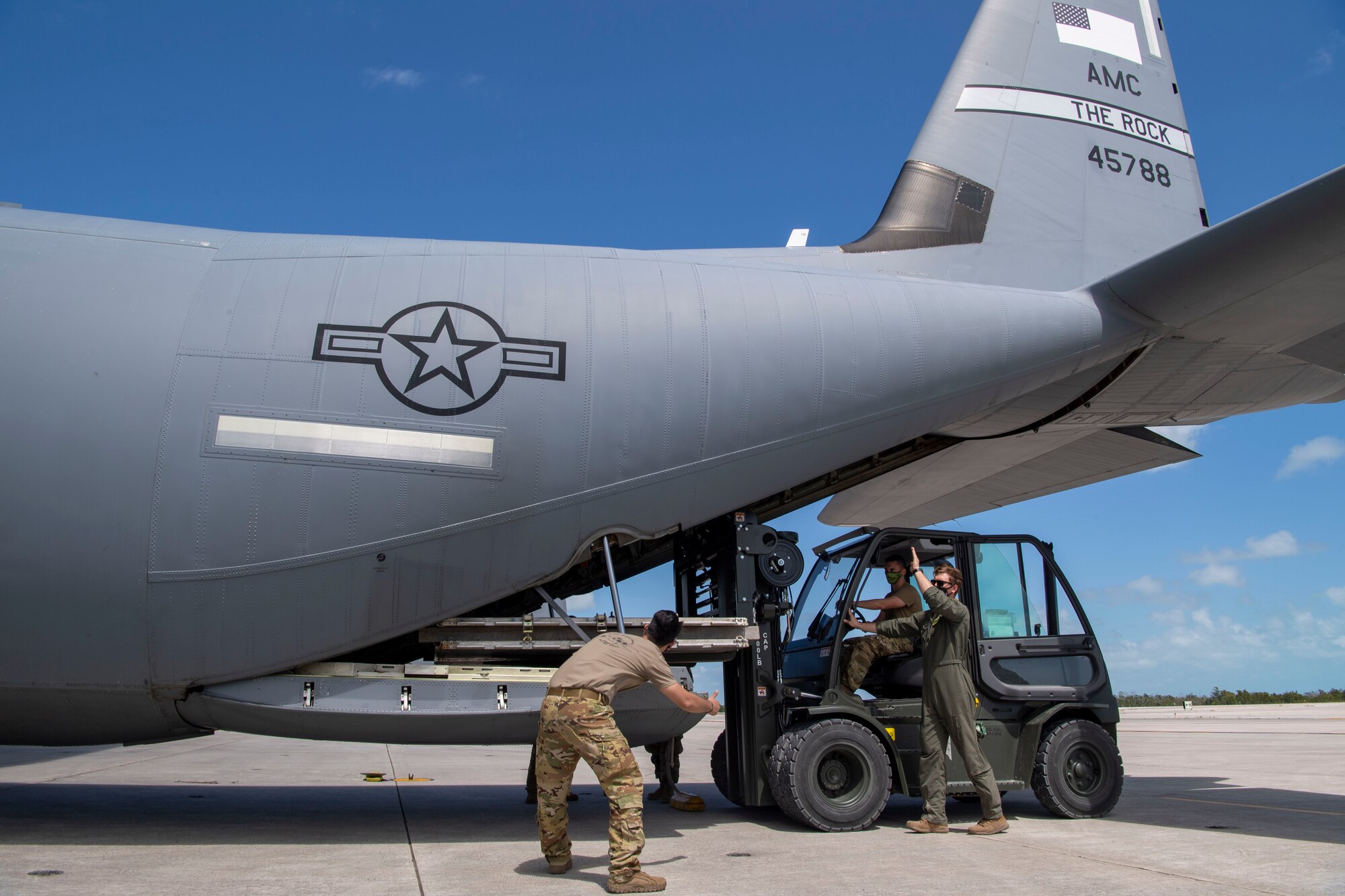 Airmen receives hands on training