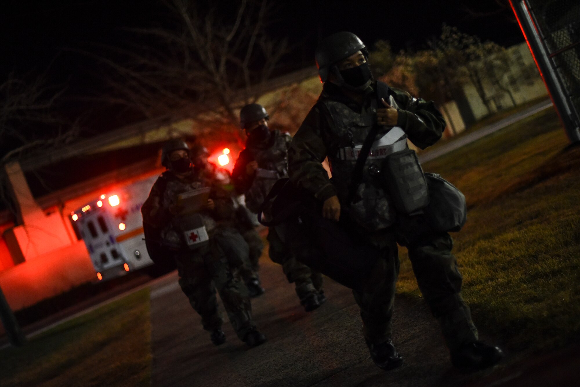 Airmen arrive on-scene.