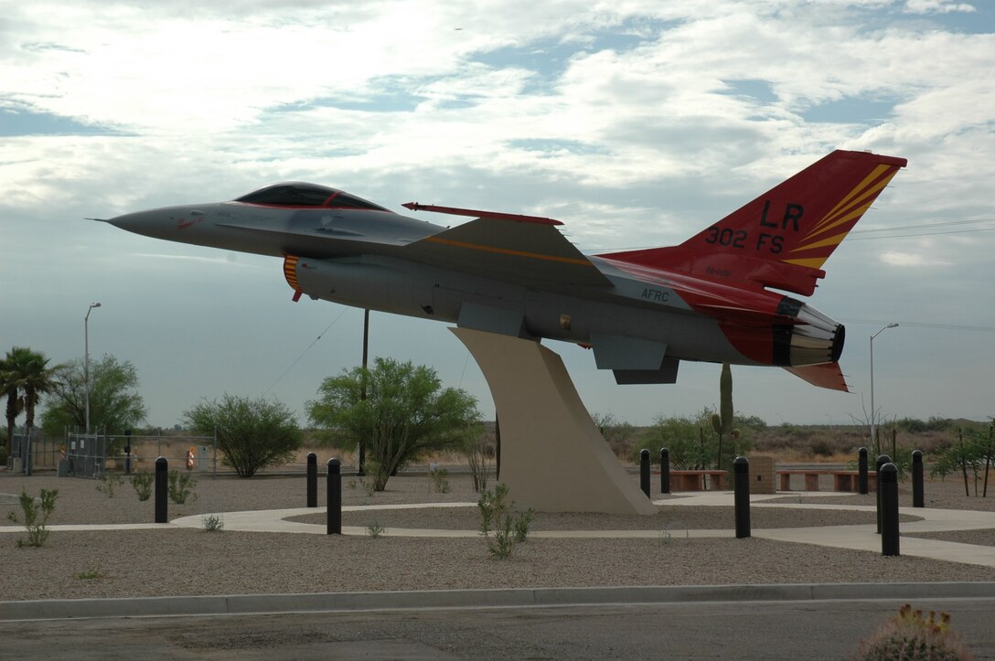 944FW Red Tail Static Display