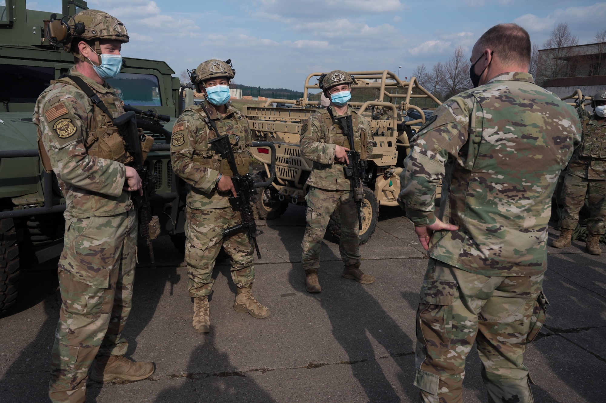 TRANSCOM commander speaks to Airmen.