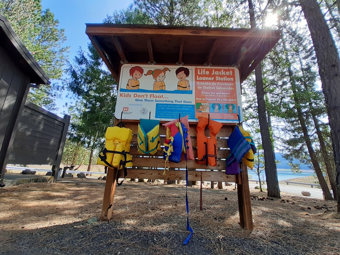 If you've forgotten your life jacket, borrow ours! An adult can drown in 60 seconds, but it can take 10 minutes for a strong swimmer to put on a life jacket while in the water. The life jackets we loan are essential safety equipment for visitors to our recreation areas, so return them when you're done. Our life jacket loaner stations are listed below.

Life jackets are available on a first come, first served basis.

During the COVID-19 pandemic, we encourage people to disinfect loaner life jackets before use as recommended by the U.S Coast Guard.
