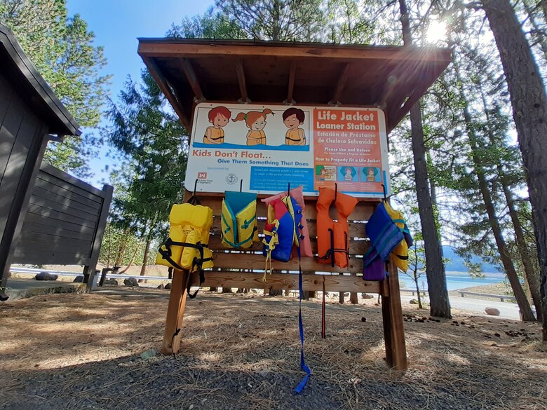 If you've forgotten your life jacket, borrow ours! An adult can drown in 60 seconds, but it can take 10 minutes for a strong swimmer to put on a life jacket while in the water. The life jackets we loan are essential safety equipment for visitors to our recreation areas, so return them when you're done. Our life jacket loaner stations are listed below.

Life jackets are available on a first come, first served basis.

During the COVID-19 pandemic, we encourage people to disinfect loaner life jackets before use as recommended by the U.S Coast Guard.