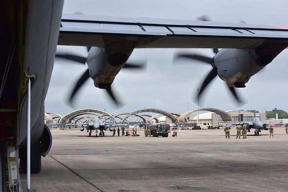 Mobility and Combat aircraft deploy to Eglin