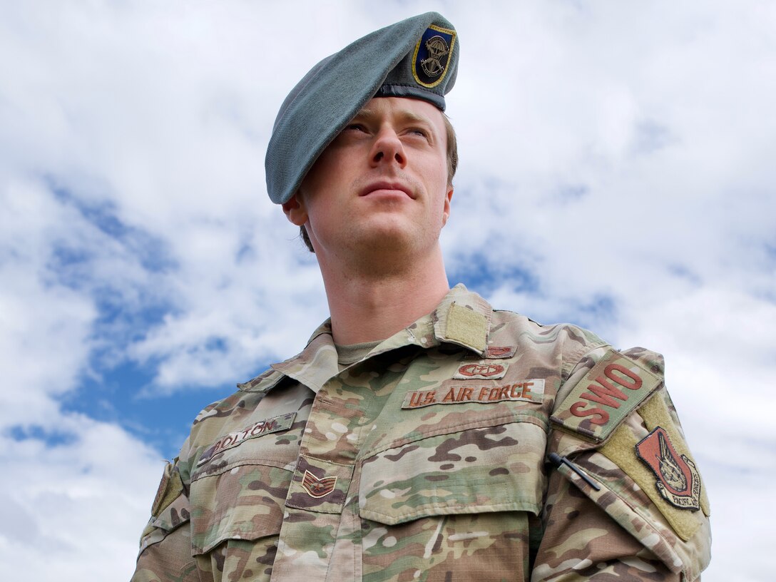 U.S. Air Force Staff Sgt. Derek Bolton is a 1st Weather Squadron staff weather officer assigned to 4th Infantry Brigade Combat Team (Airborne), 25th Infantry Division, Joint Base Elmendorf-Richardson, Alaska. Bolton provided meteorological support to the Army unit in support of Northern Edge 2021. Approximately 15,000 U.S. service members are participating in a joint training exercise hosted by U.S. Pacific Air Forces May 3-14, 2021, on and above the Joint Pacific Alaska Range Complex, the Gulf of Alaska, and temporary maritime activities area. NE21 is one in a series of U.S. Indo-Pacific Command exercises designed to sharpen the joint forces’ skills; to practice tactics, techniques, and procedures; to improve command, control and communication relationships; and to develop cooperative plans and programs. (U.S. Army National Guard photo by Capt. David Bedard/Released)