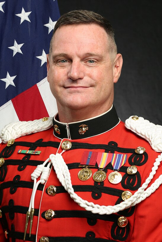 Master Gunnery Sergeant Kevin Bennear, "The President's Own" United States Marine Band Baritone Vocalist, Official Portrait