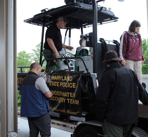 Thirty different activities by military, police, and civilian organizations from the community participated in the celebration attended by nearly 1,500 people of all ages.