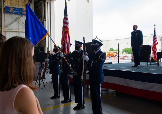 437th AW welcomes new commander