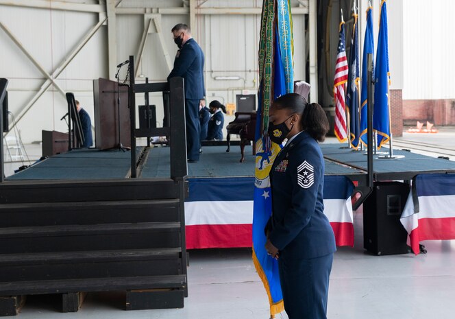 437th AW welcomes new commander