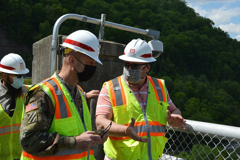 LTG Spellman Visits Bluestone Dam
