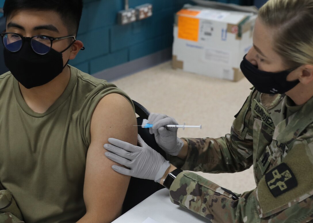 'Desert Medics' restart COVID-19 vaccinations in CENTCOM footprint
