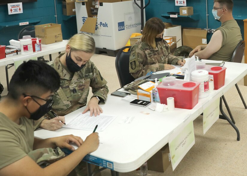 'Desert Medics' restart COVID-19 vaccinations in CENTCOM footprint