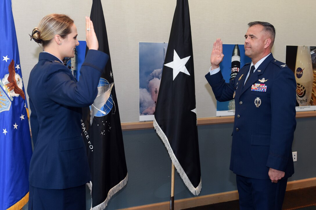 Photo of Col Mastalir induction into the USSF