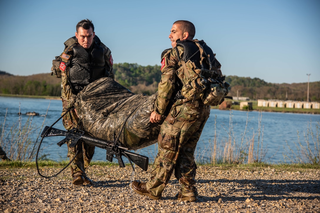 Army Reserve team Competes in Best Sapper Competition