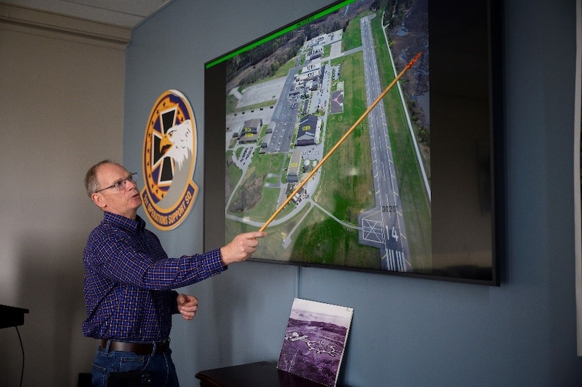 633d Air Base Wing command post Airmen visit Felker Army Airfield