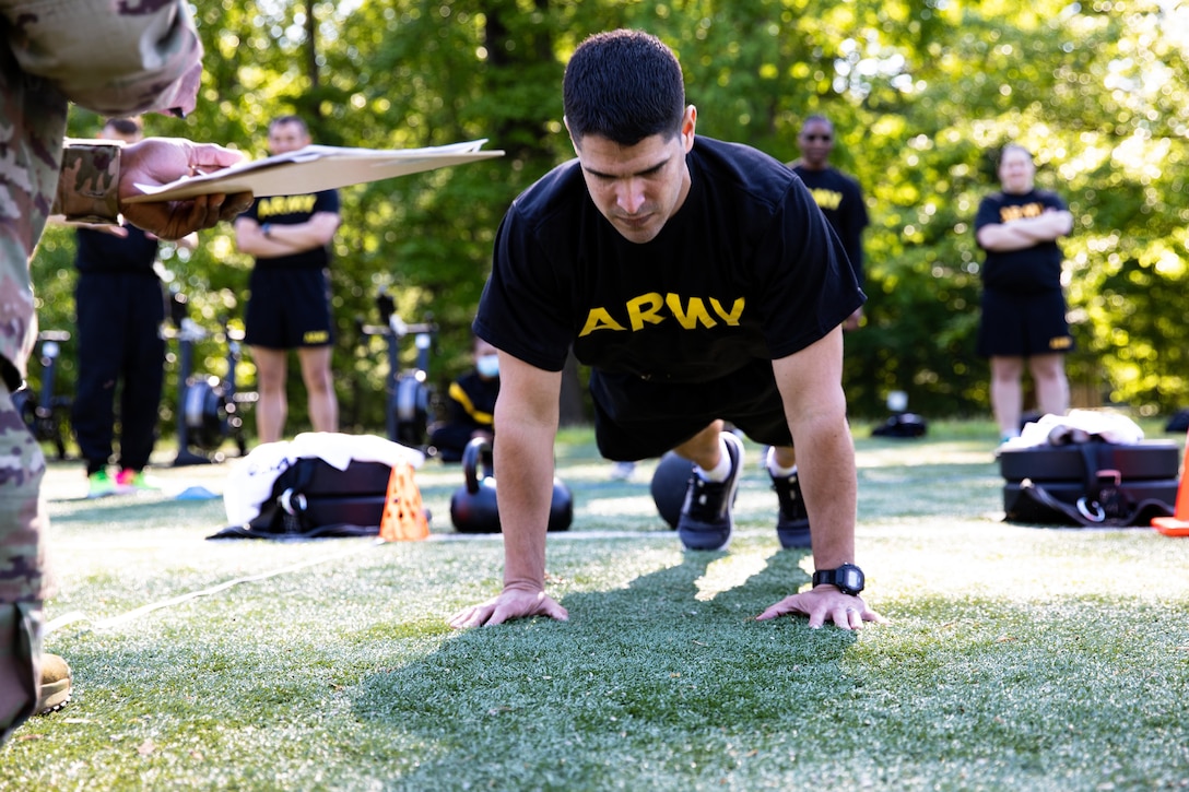 U.S. Army Reserve Legal Command Soldiers conduct Army Combat Fitness Test