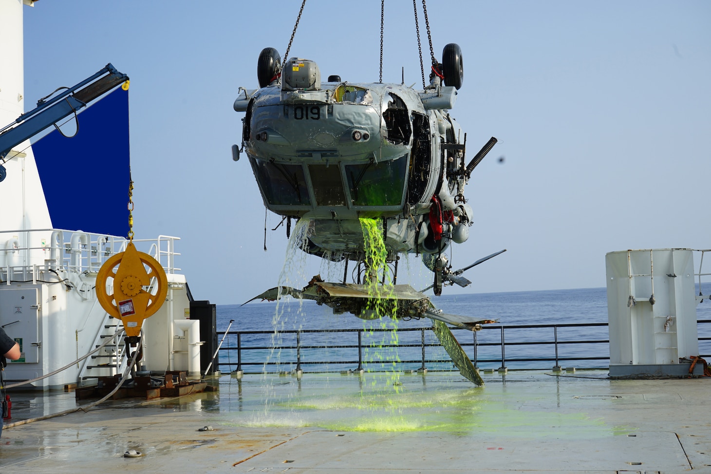 An MH-60S is recovered from 19,075 feet below the ocean surface during a NAVSAFECEN and SUPSALV joint operation.