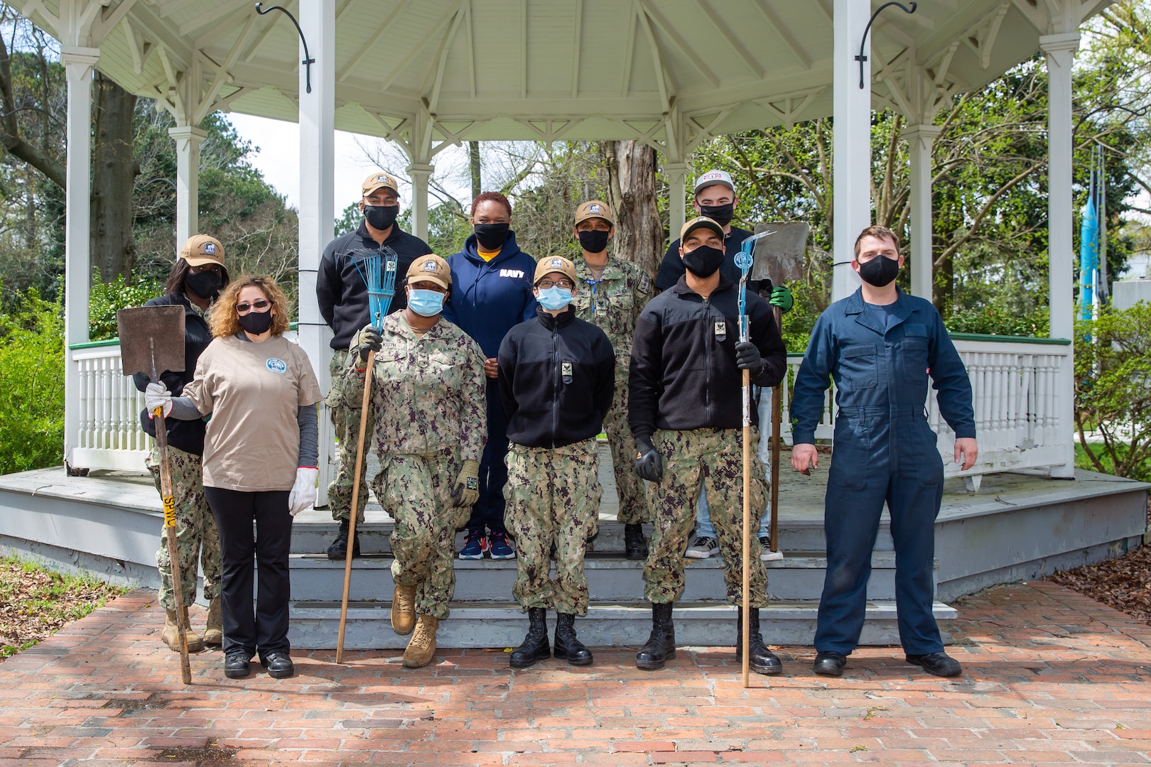 Members of Norfolk Naval Shipyard’s (NNSY) Second Class Petty Officer Association (SCPOA) participate in the association’s first of several landscape restoration and cleanup projects in the shipyard’s historic Trophy Park.