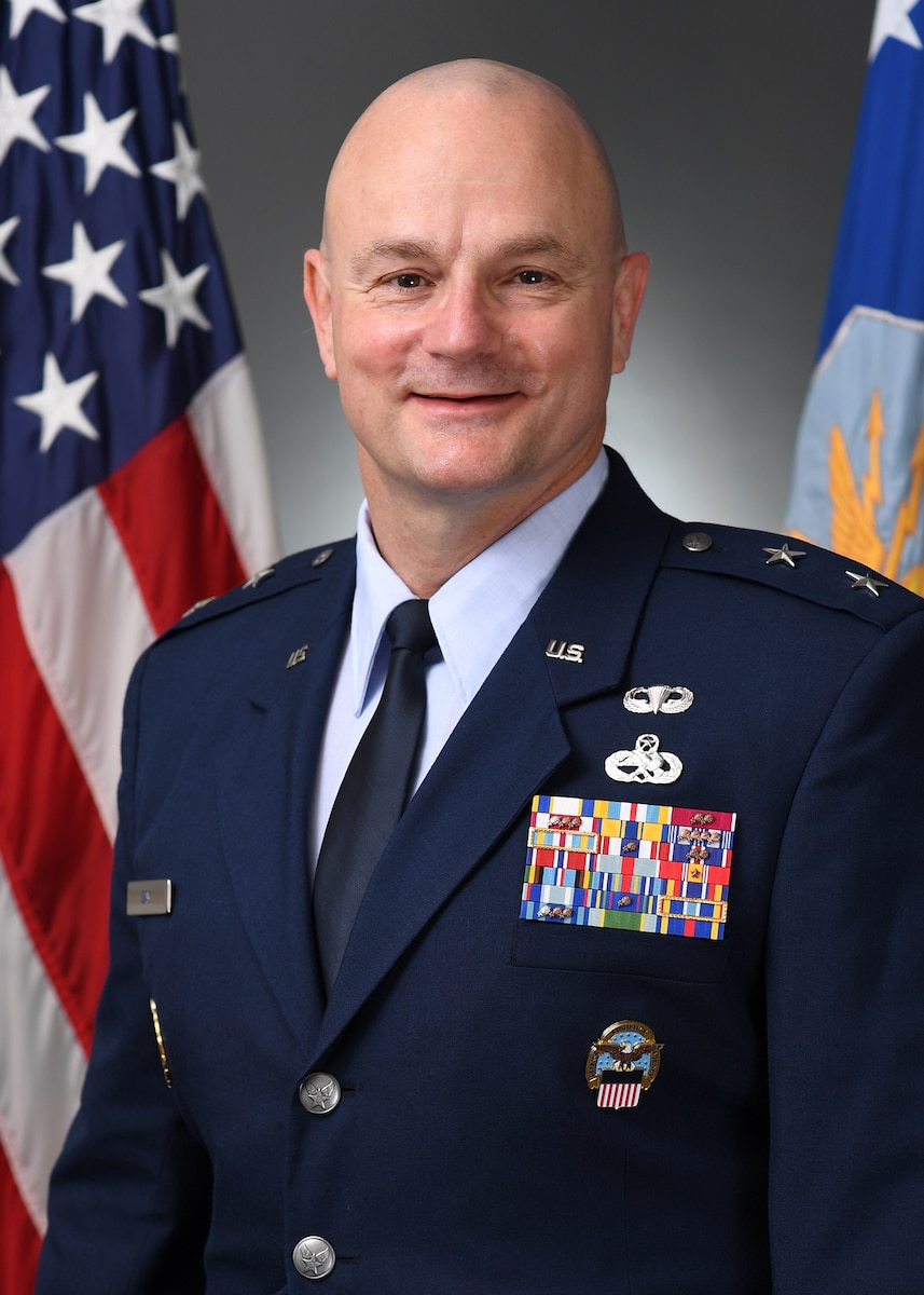This is the official portrait of Maj. Gen. Allan E. Day.