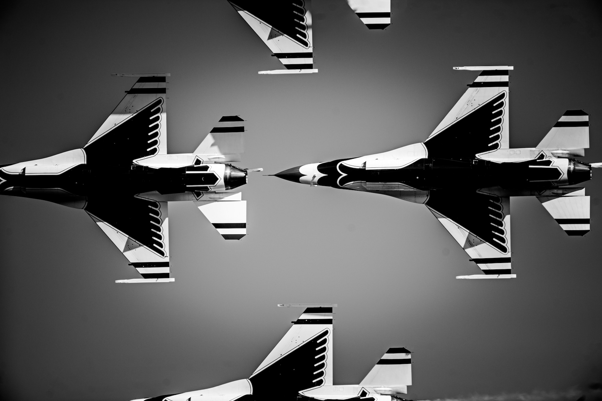 Thunderbirds Diamond Formation pilots perform the Bottom Up Pass during the Wings Over North Georgia Air Show in Rome, Ga. (U.S. Air Force photo/Tech. Sgt. Manuel J. Martinez/U.S. Air Force Thunderbirds Public Affairs)