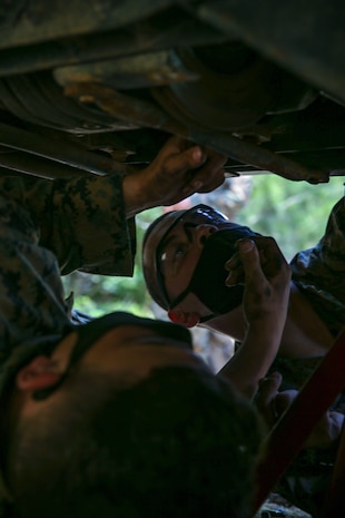 High and Low | 3d Maintenance Battalion conducts field maintenance training