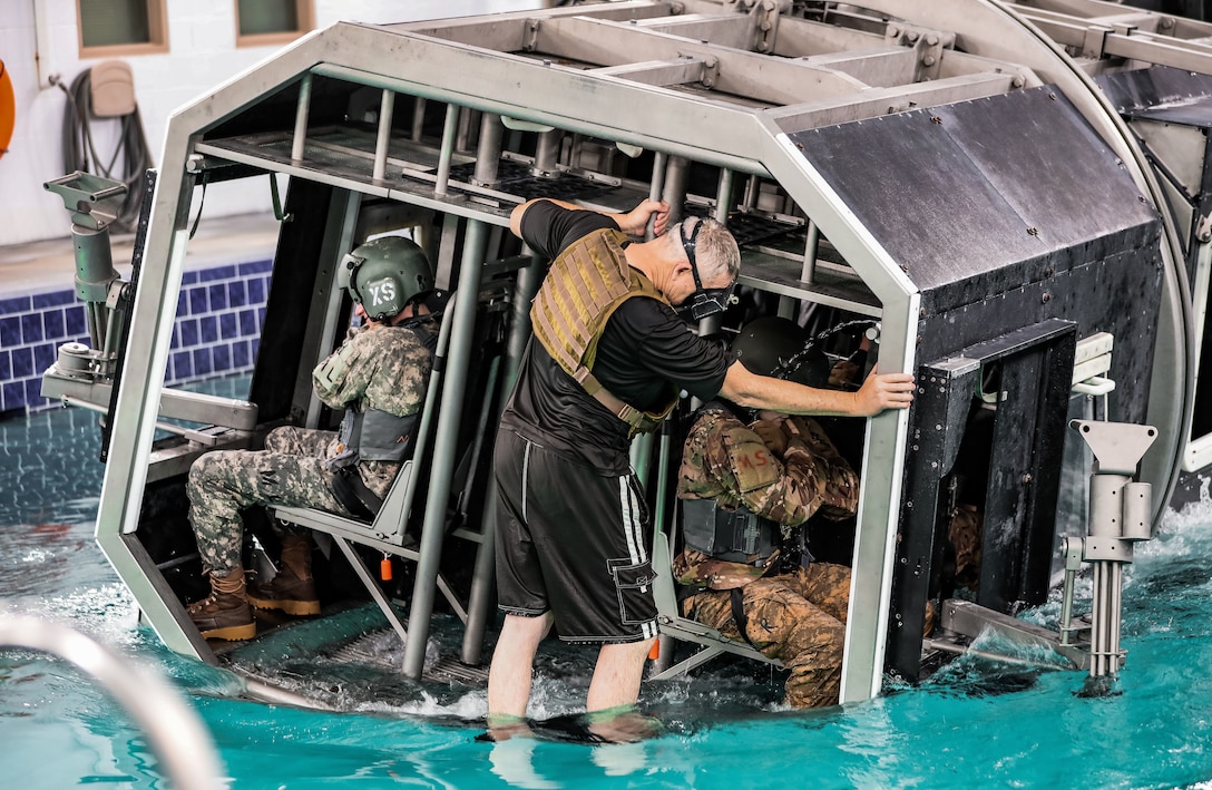 UK ROTC Dunker Training