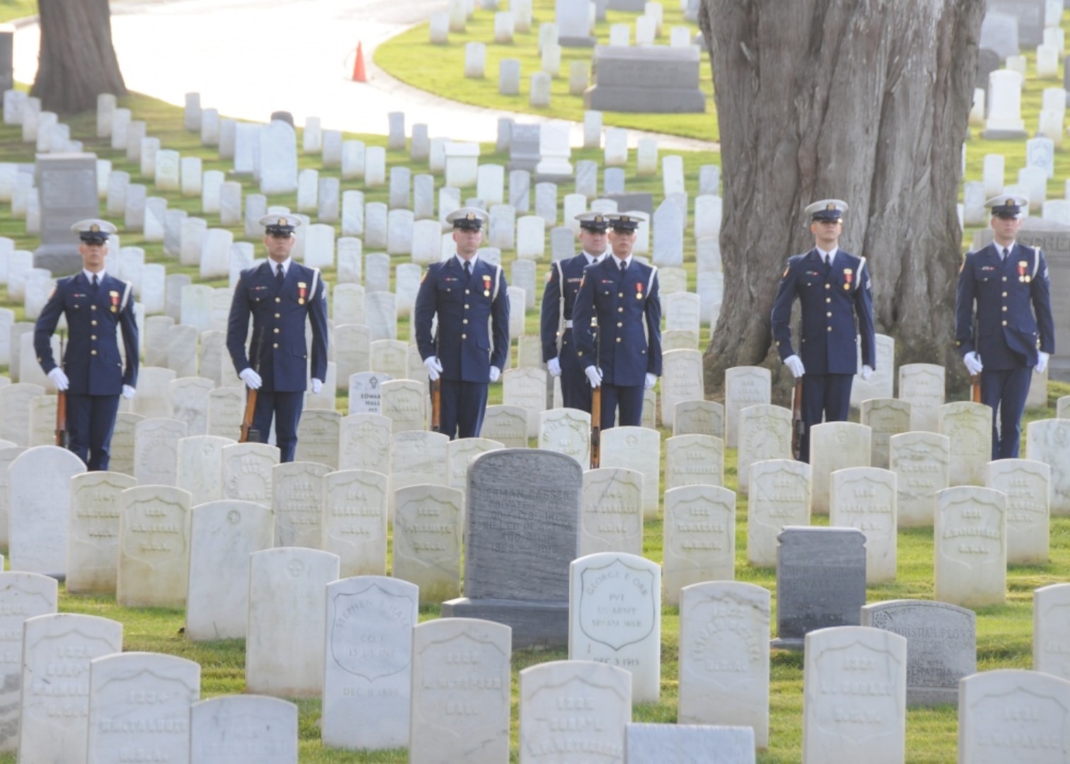 SAN FRANCISCO - The Coast Guard Honor Guard Rifle Squad stands by to render honors at a memorial service in the Presidio for Lt. Cmdr. Che Barnes, Friday, Nov. 20, 2009. Barnes died in a mid-air collision on the evening of Thursday, Oct. 29, 2009. U.S. Coast Guard photo by Petty Officer 3rd Class Erik Swanson