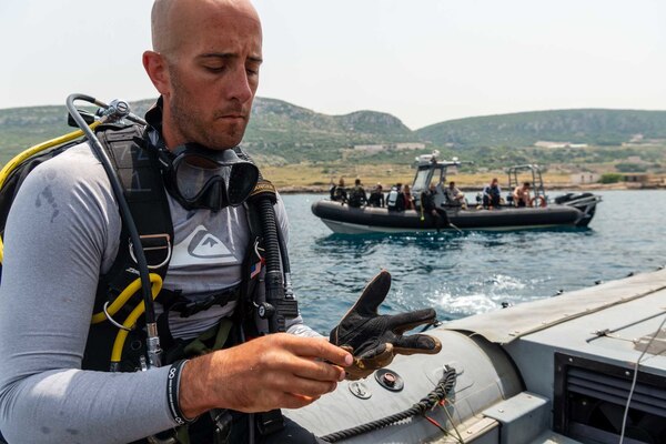 U.S. Navy and Lebanese Armed Forces explosive ordnance disposal technicians conduct a subject matter expert exchange during exercise Resolute Union 21 in the Mediterranean Sea.