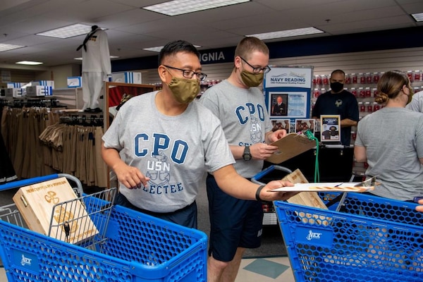 USS Charleston Chief Selects Get Fitted for New Uniform Items