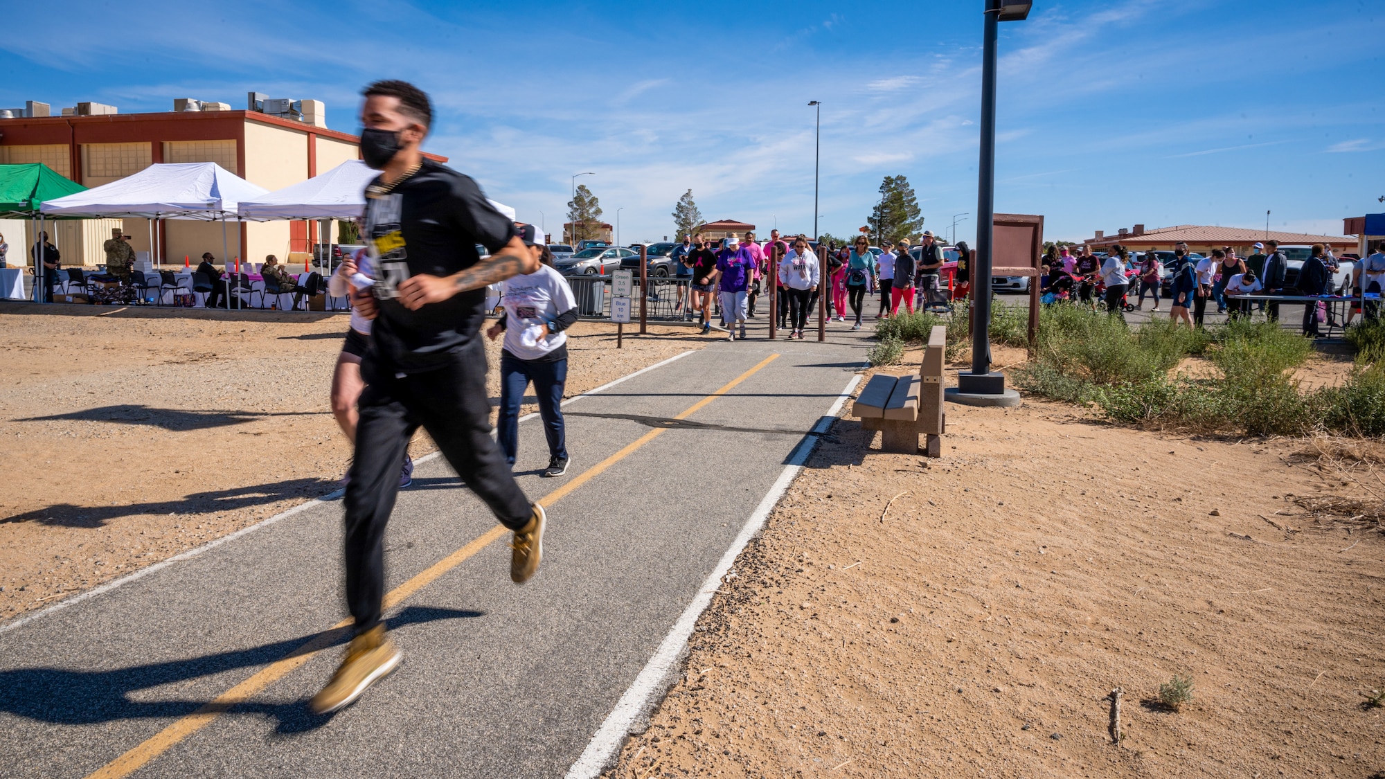 Team Edwards members participate in a Breast Cancer Awareness Health Fair and 5k Run/Walk on Edwards Air Force Base, California, Oct. 20. (Air Force photo by Katherine Franco)