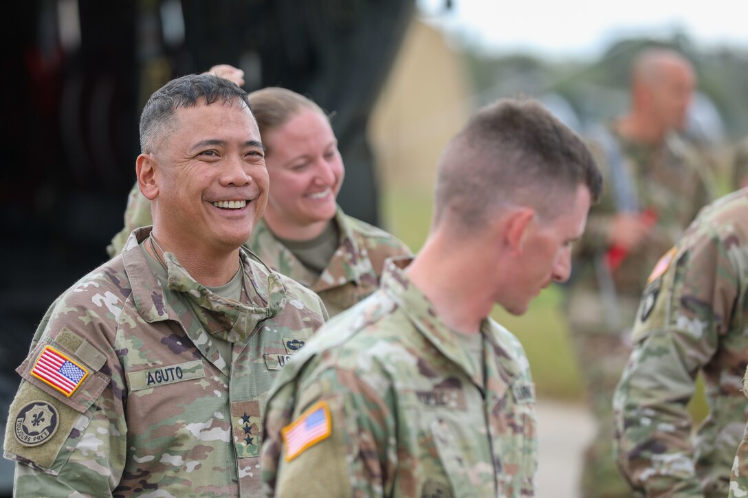 11th ECAB Soldiers meet First Army commanding general