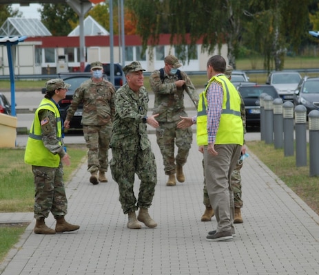 DLA Logistics Operations director visits DDDE