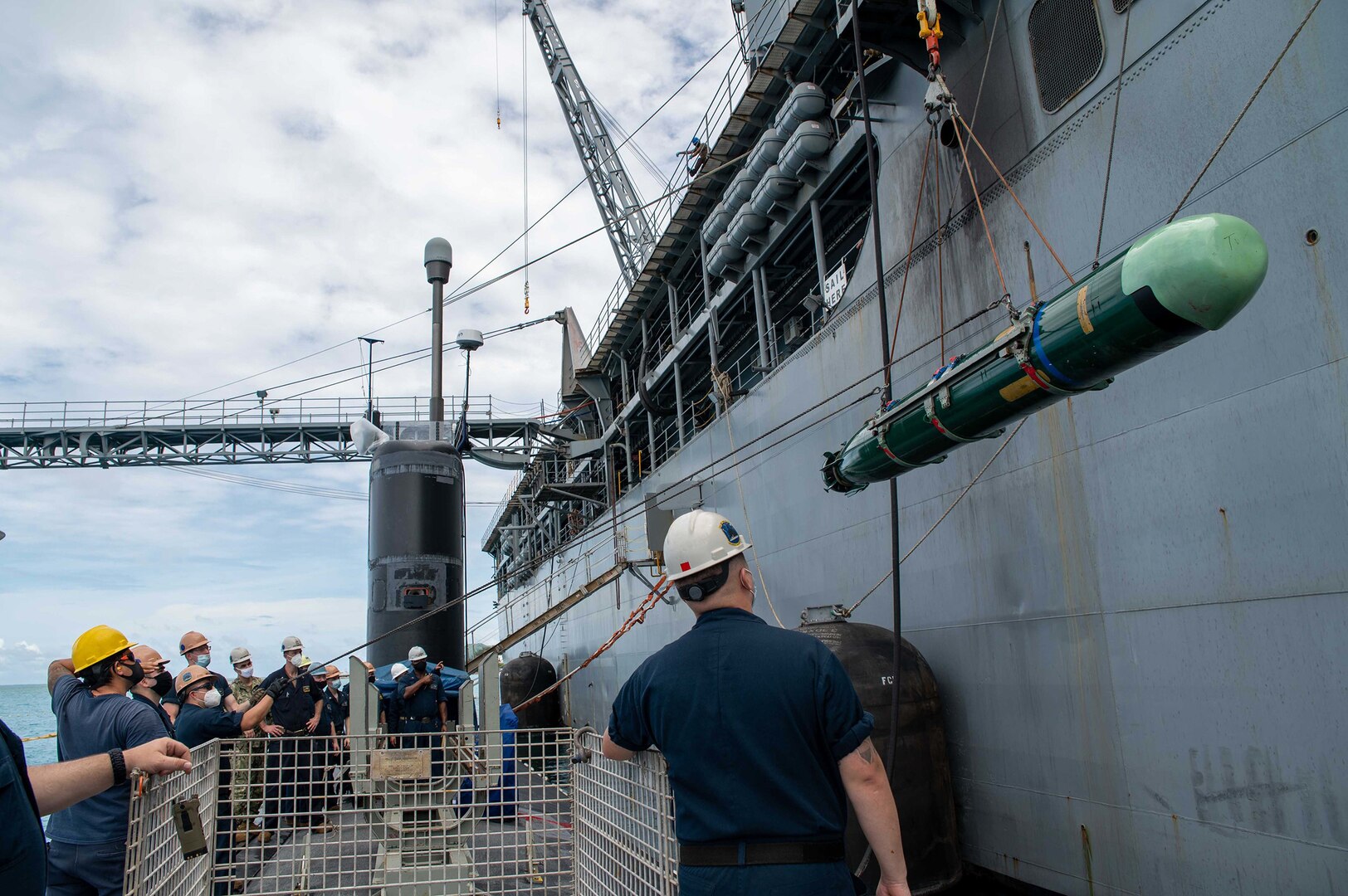 USS Frank Cable Conducts Expeditionary Reload with USS Hampton Alongside