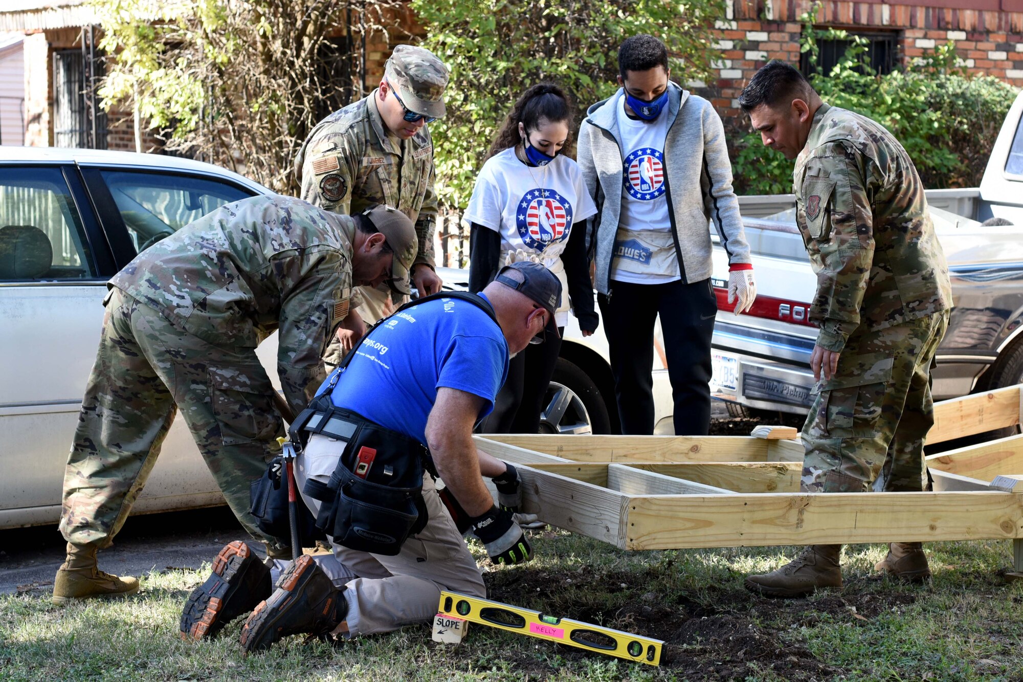 301 FW, Dallas Mavericks volunteer with The Texas Ramp Project > 301st