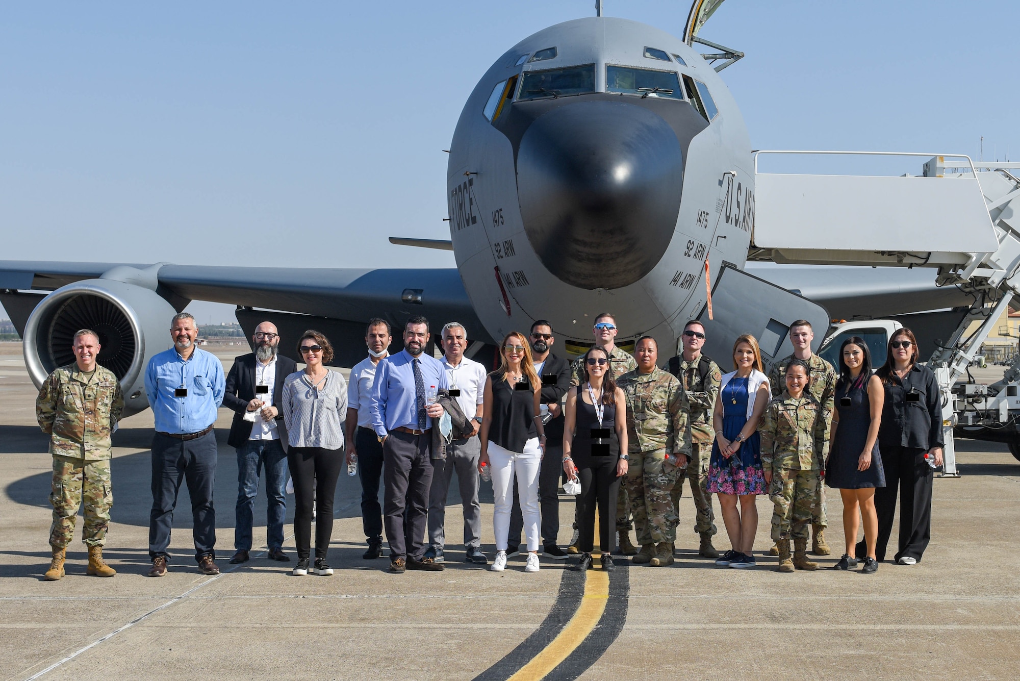 Group photo of U.S. Air Force Airmen and Turkish medical professionals from local hospitals