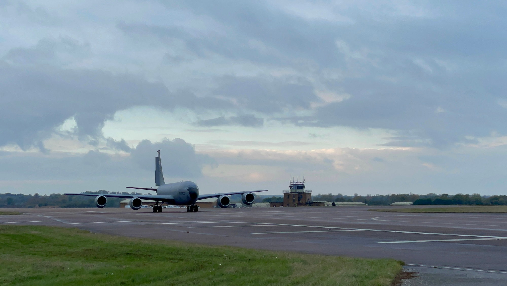 A U.S. Air Force KC-135 Stratotanker aircraft assigned to the 100th Air Refueling Wing, Royal Air Force Mildenhall, England, taxis along the flightline during exercise Castle Forge at RAF Fairford, England, Nov. 3, 2021. Exercising elements of Agile Combat Employment enables U.S. forces in Europe to operate from locations with varying levels of capacity and support, ensuring Airmen and aircrews are postured to deliver lethal combat power across the spectrum of military operations. In addition to F-15 Eagle aircraft operations in the Black Sea Region, Castle Forge encompasses the USAFE-wide ACE capstone event. Castle Forge’s components will better enable forces to quickly disperse and continue to deliver air power from locations with varying levels of capacity and support, ensuring Airmen are always ready to respond to potential threats. (U.S. Air Force photo by Senior Airman Joseph Barron)