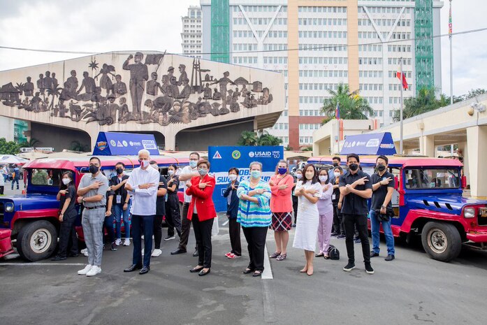 USAID, Quezon City Launch Mobile COVID-19 Testing and Vaccination Initiatives