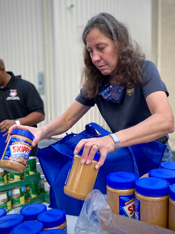 Military Family Advisory Network teams up with U.S. Army Reserve for 1 Million Meal Challenge