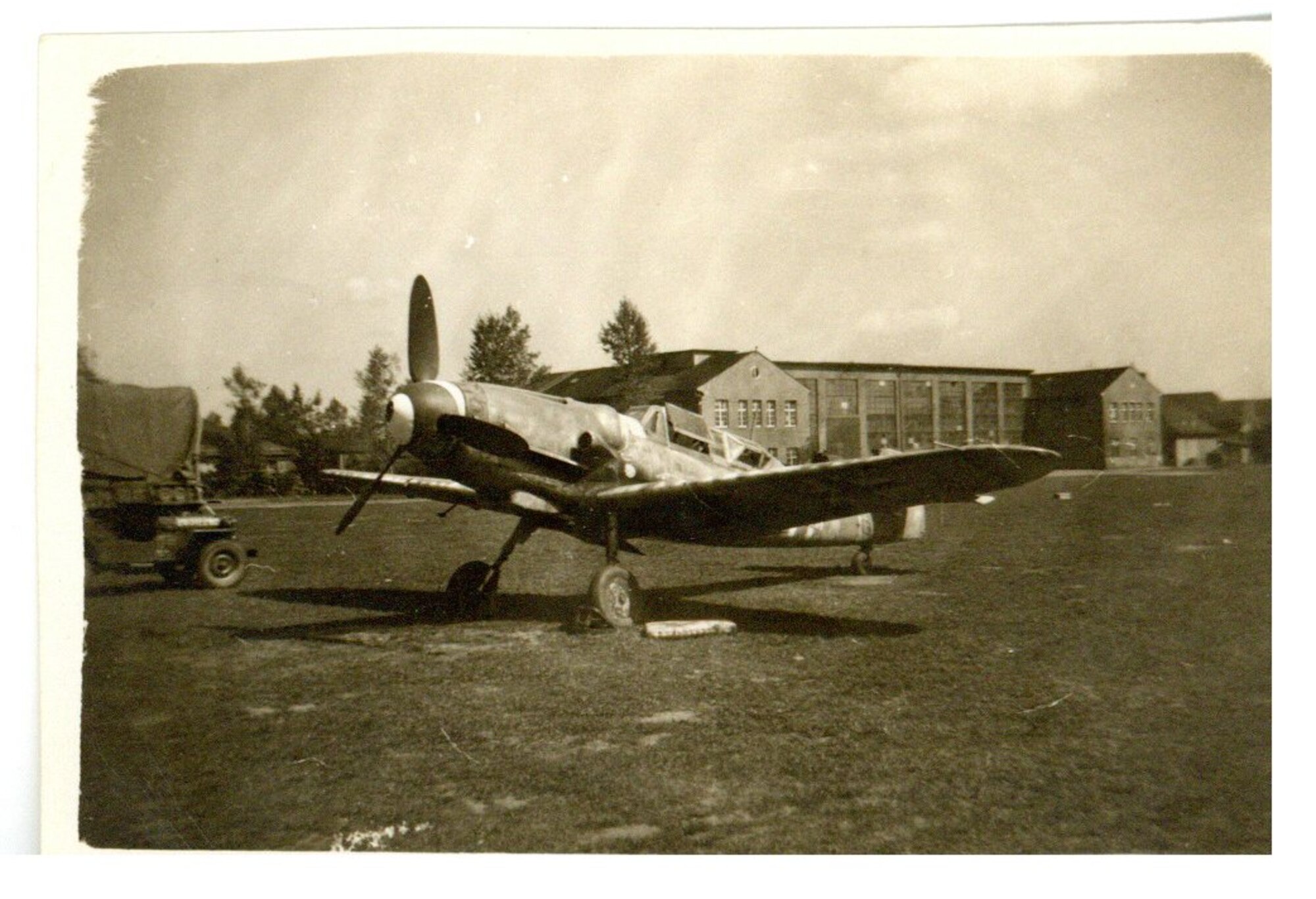 Picture of a static plane.