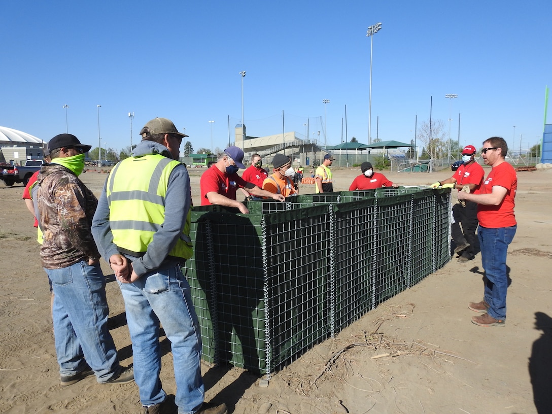 Photo of USACE Seattle District employees and City of Yakima employees participating in flood response training exercises in Yakima, Washington