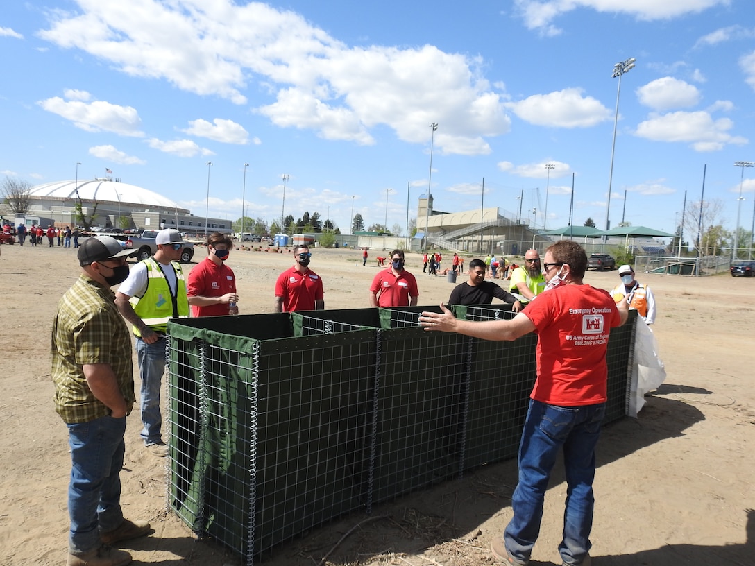 Photo of USACE Seattle District employees and City of Yakima employees participating in flood response training exercises in Yakima, Washington