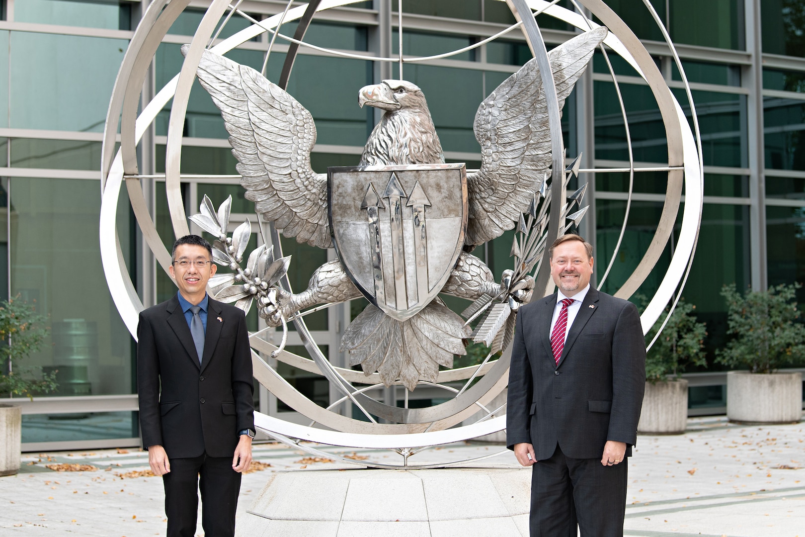 Dr. Ronald Hann, Acting Research & Development (RD) Director for the Defense Threat Reduction Agency (DTRA), hosted Dr. Sze Kim Pang, Deputy Future Systems and Technology Architect, from the Future Systems and Technology Directorate (FSTD) within the Singapore Ministry of Defence (MINDEF).