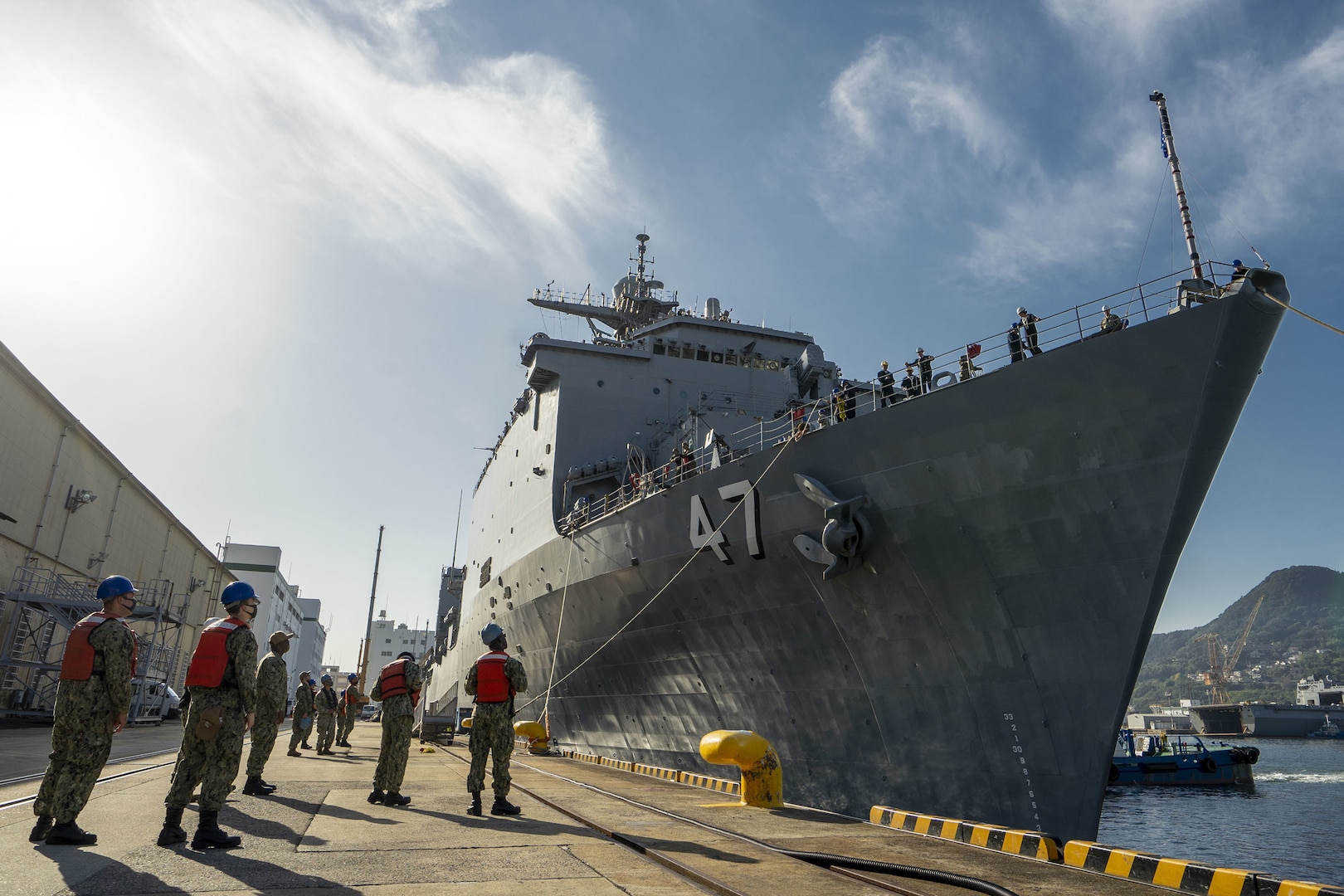 USS Rushmore Arrives in Sasebo for Forward-Deployed Duties