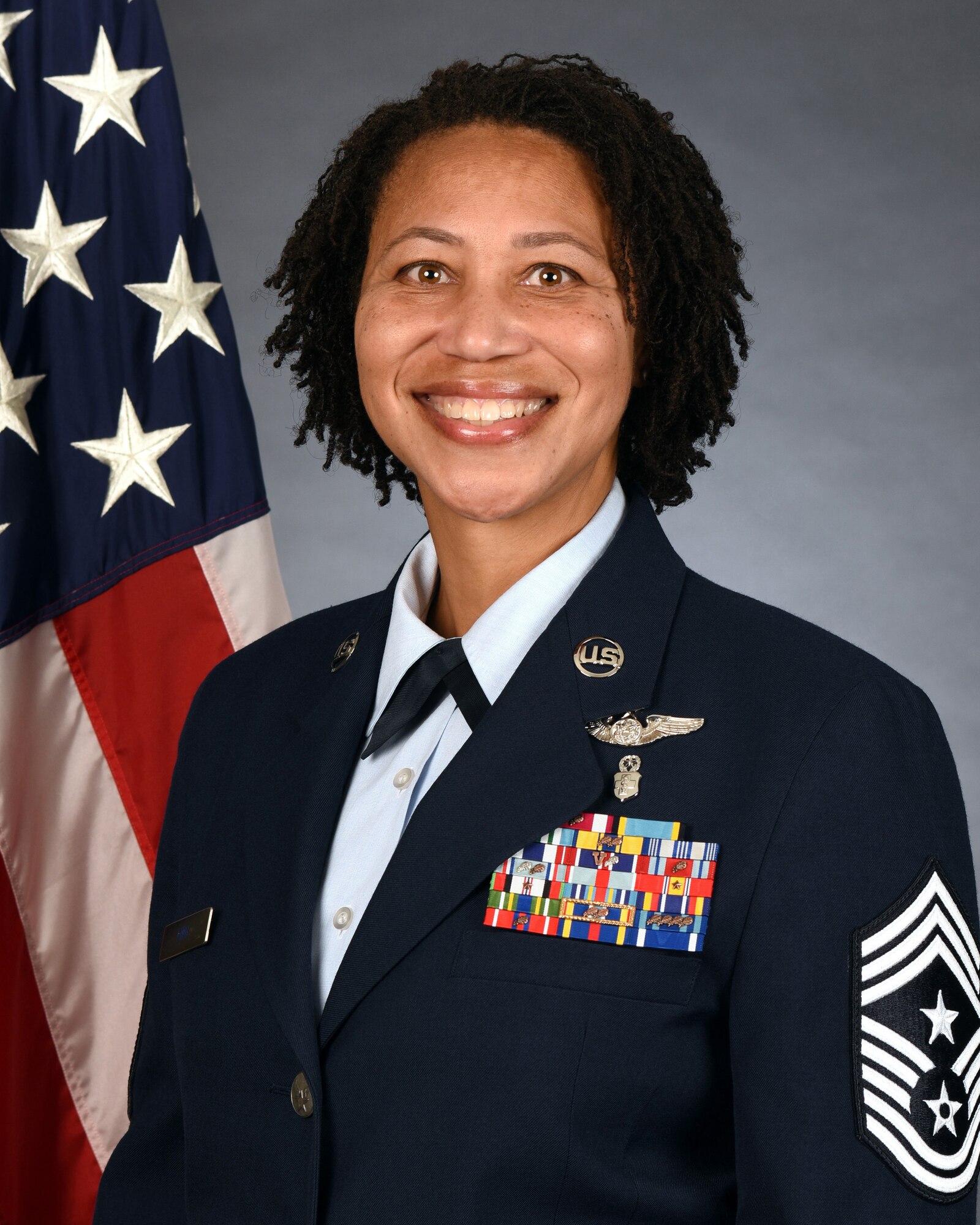 Chief Master Sergeant Sheronne L. King is the
Command Chief Master Sergeant of the 15th
Wing, Joint Base Pearl Harbor-Hickam, Hawaii.