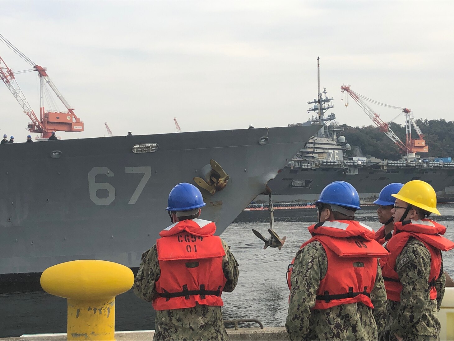 NAVAL STATION YOKOSUKA (Nov. 19, 2021) The Ticonderoga-class guided-missile cruiser USS Shiloh (CG-67) returns to port after a 6-month deployment. Shiloh is attached to Commander, Task Force 70/Carrier Strike Group 5 conducting underway operations in support of a free and open Indo-Pacific. (U.S. Navy Photo by Mass Communication Specialist 3rd Class Askia Collins)