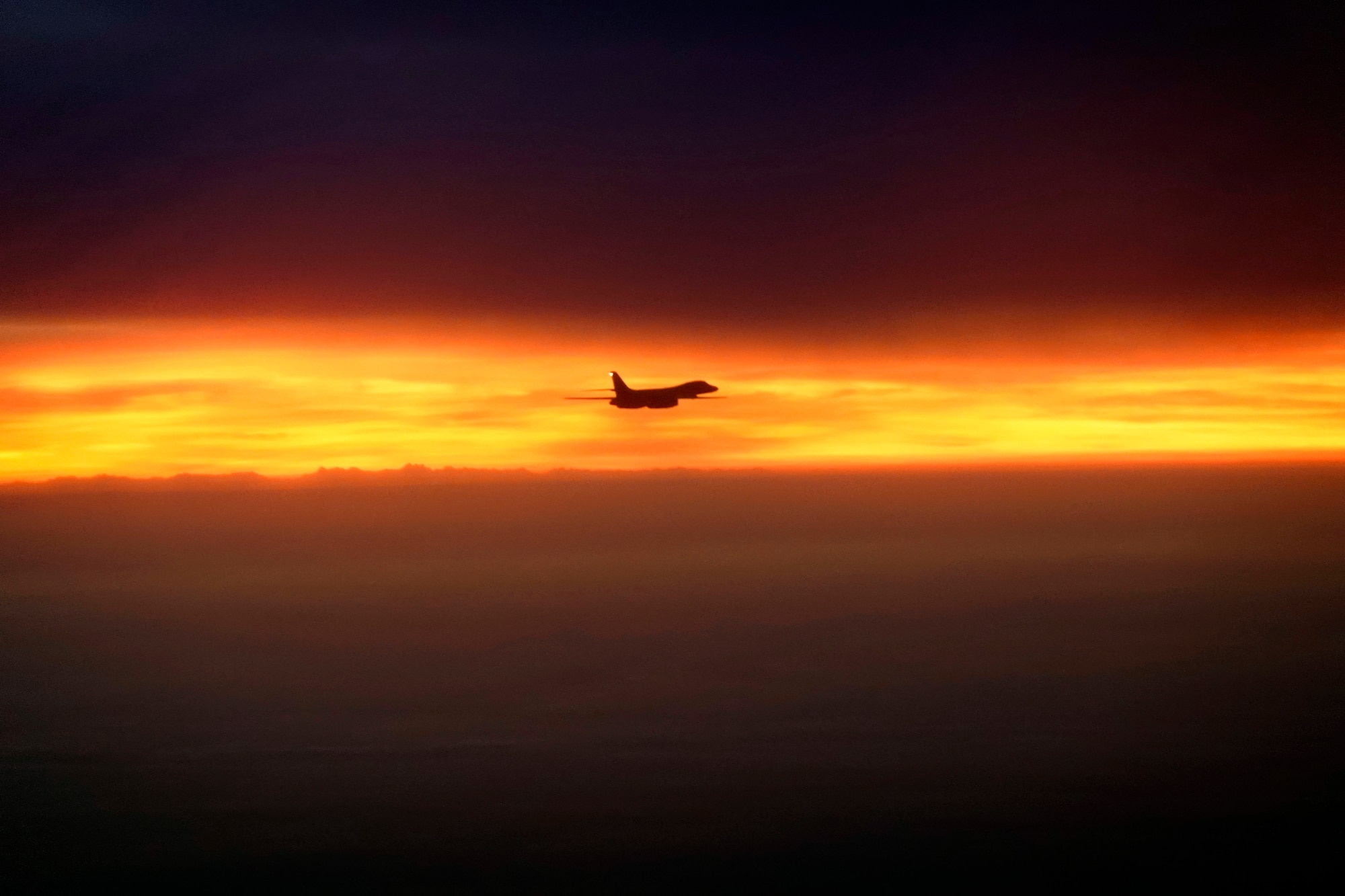 A U.S. Air Force B-1B Lancer flies over the Red Sea